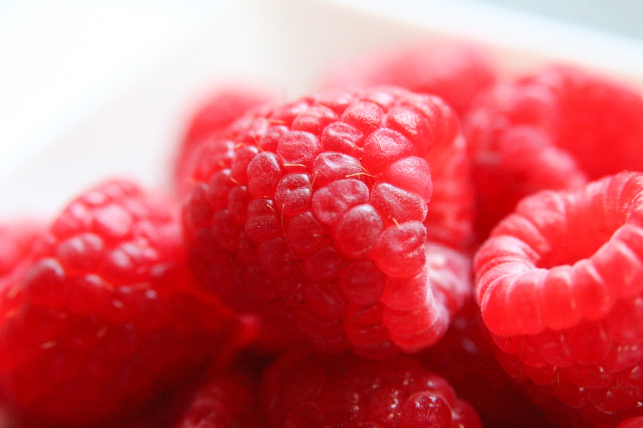 Raspberry seed oil treatment for face and hair