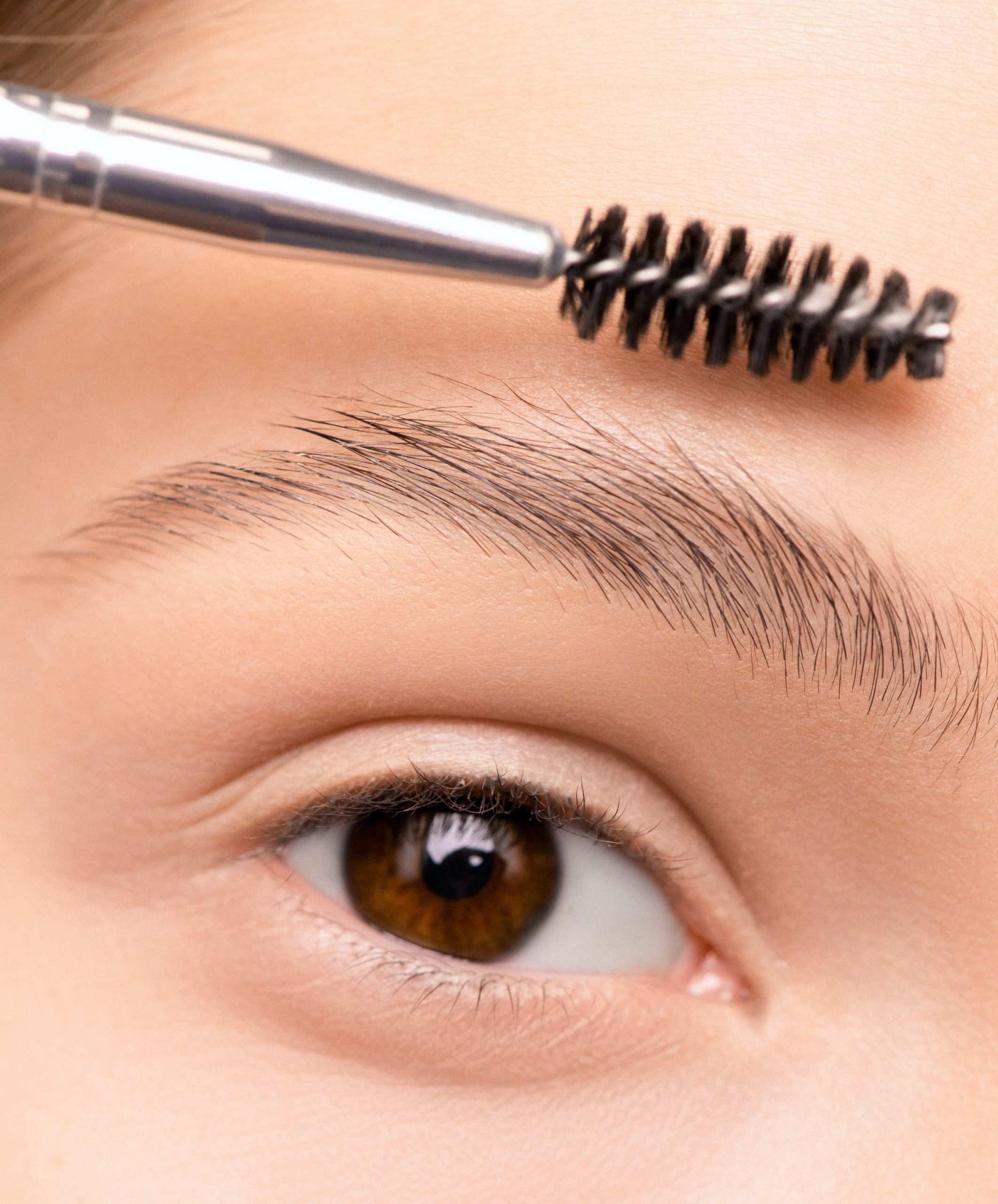 Are you adjusting your eyebrows by yourself? Avoid these mistakes like hell!