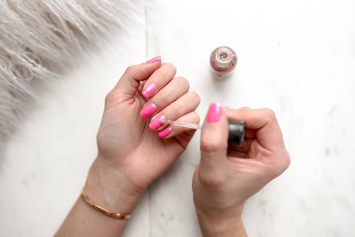 4 ways to strengthen your nails