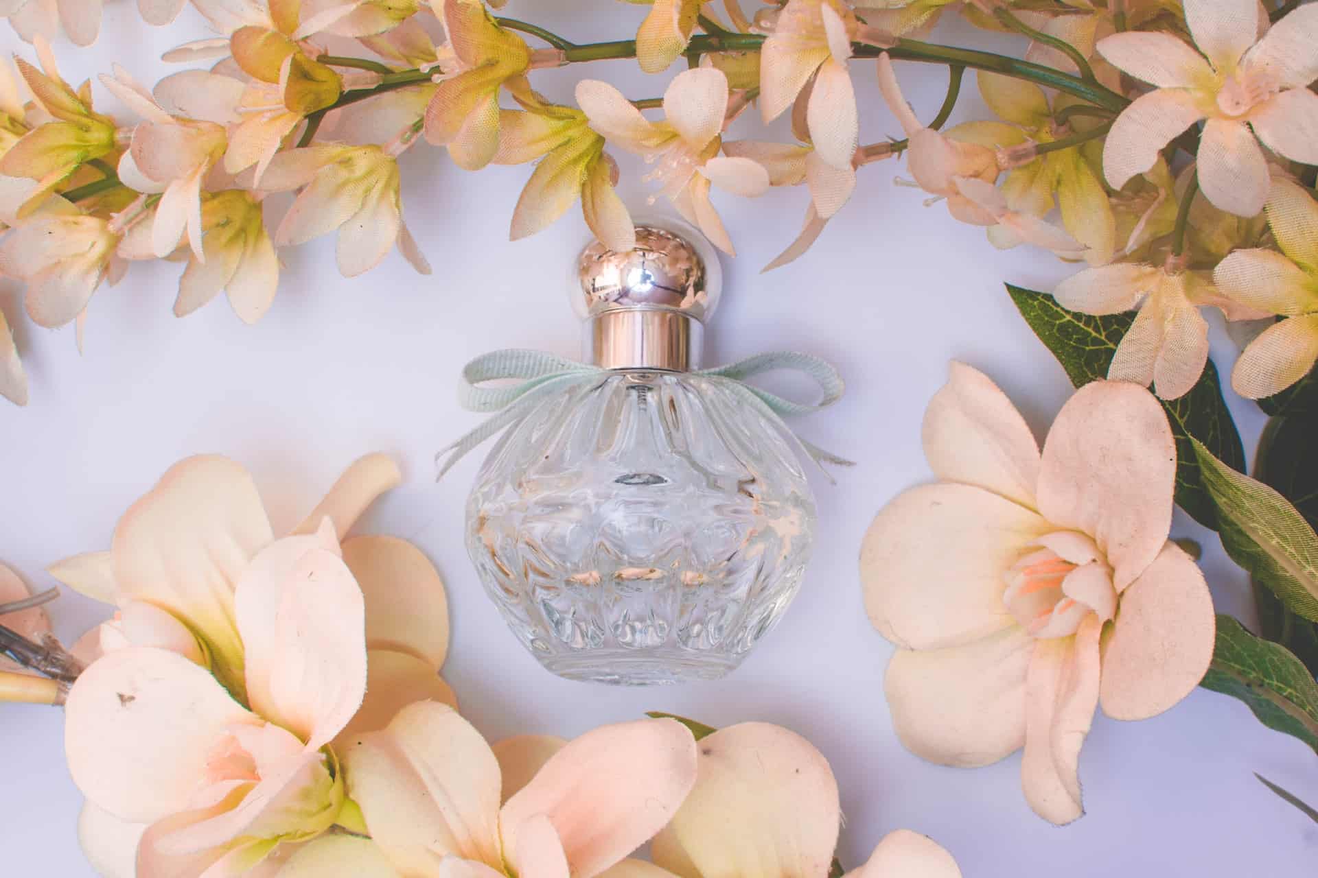 Delicate, floral perfume