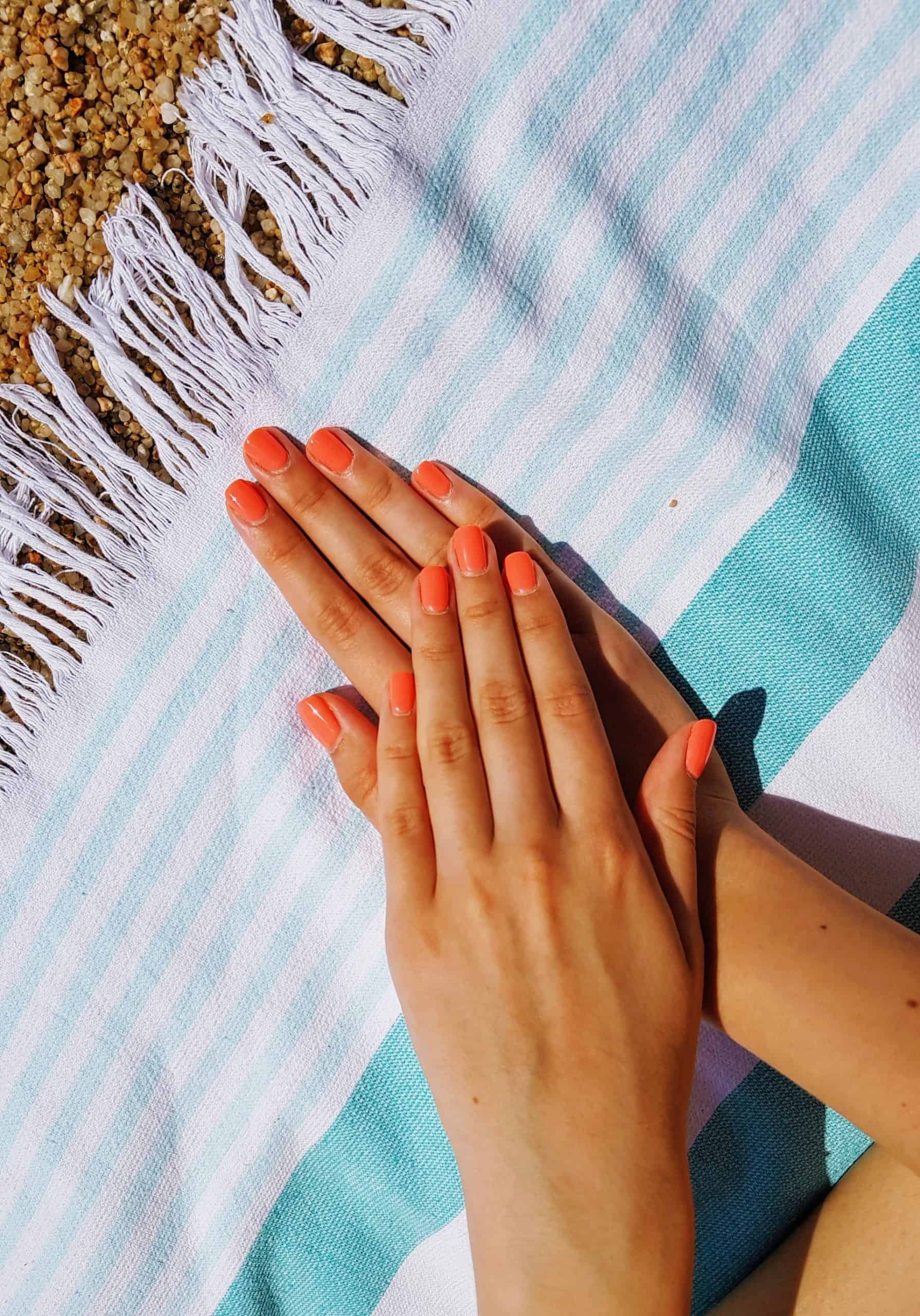Orange nails – find out the latest trends!